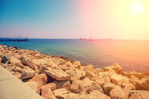 Superbe photo de la plage dans la ville de Limassol en Chypre