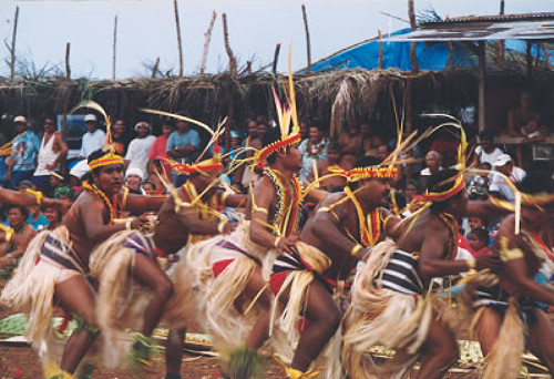 Photo du peuple de Yap en tenue traditionnelle en Micronésie