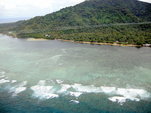 Photo du bord de mer de l'île de Kosrae en Micronésie
